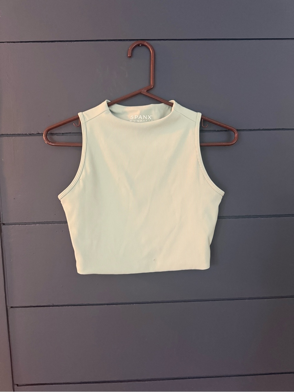 Spanx Contour Rib Mock Neck Crop Top medium green Sleeveless Active